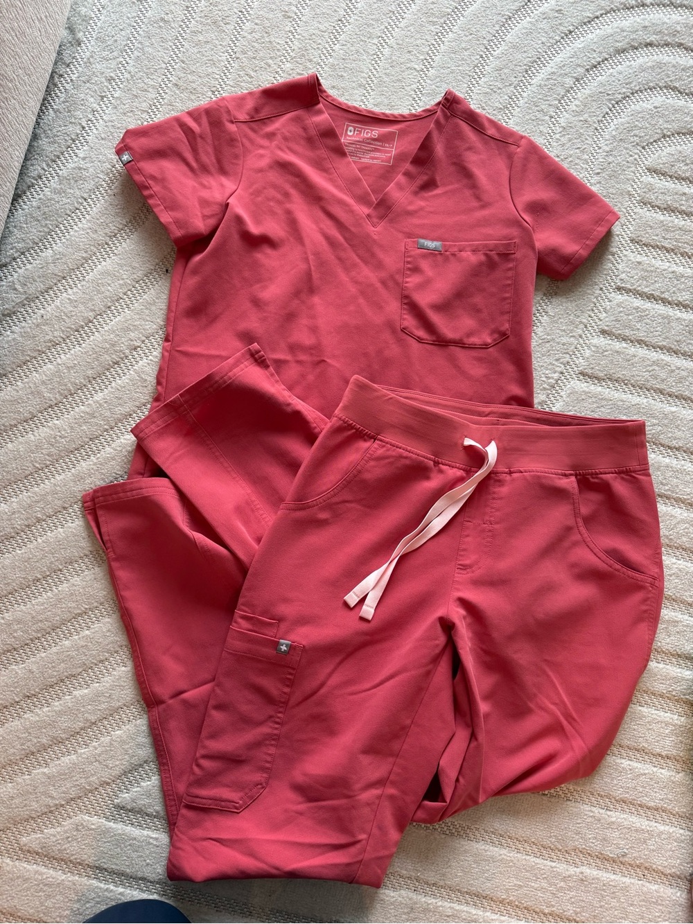FIGS Women's V-Neck Scrub Set in Coral
